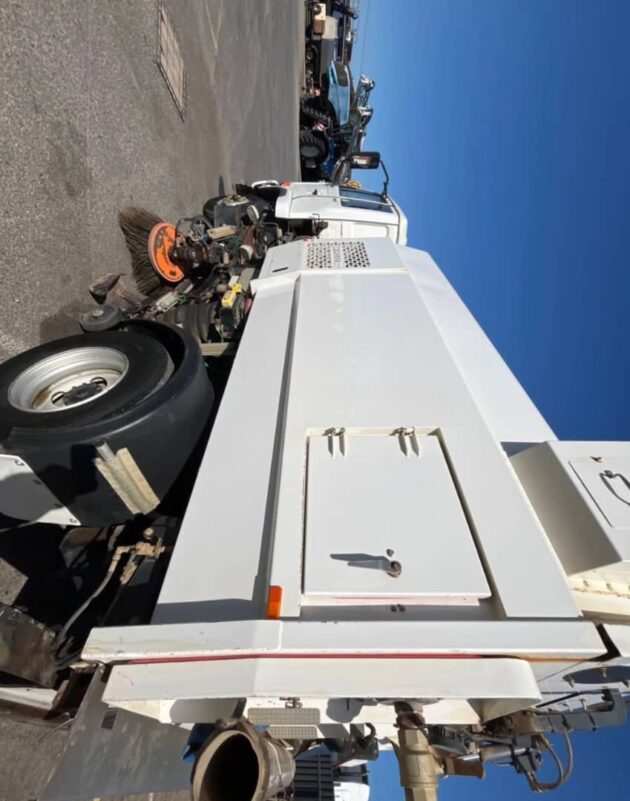 **Wrecking** 2009 Nissan UD MKB37A - Image 14