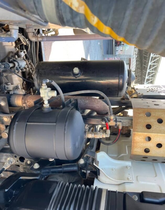 **Wrecking** 2009 Nissan UD MKB37A - Image 17