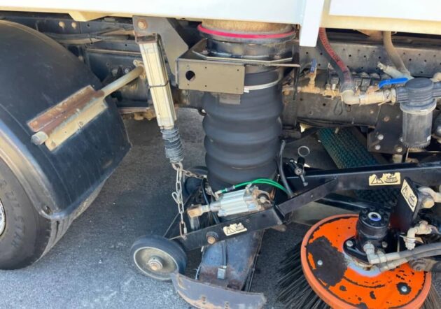 **Wrecking** 2009 Nissan UD MKB37A - Image 22