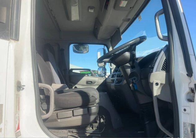 **Wrecking** 2013 Nissan UD Condor PK17 280 - Image 4