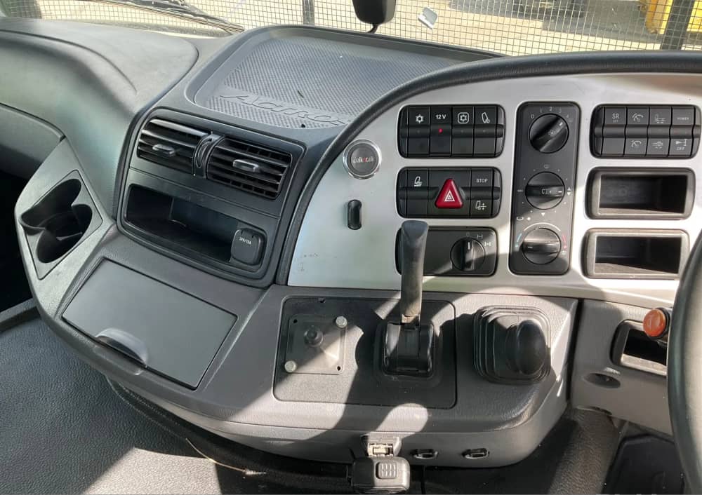 **Wrecking** 2016 Mercedes Benz Actros 2644 - Image 9