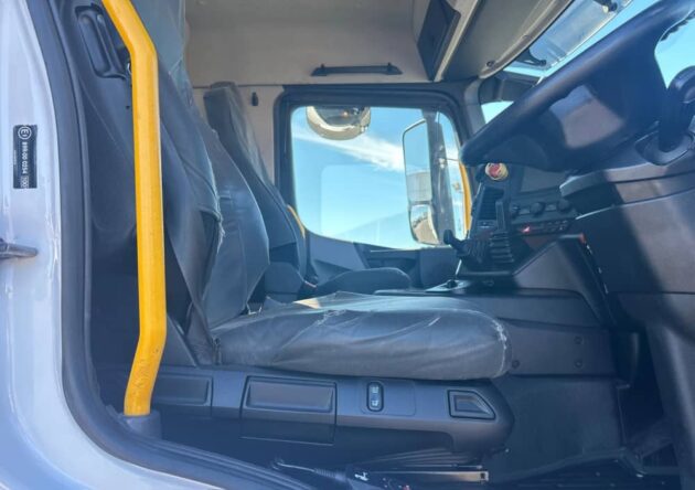 **Wrecking** 2020 Mercedes Benz Actros 2643 - Image 13