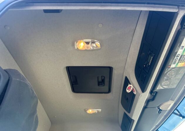 **Wrecking** 2020 Mercedes Benz Actros 2643 - Image 6