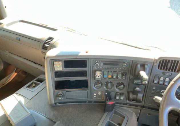 **Wrecking** 2018 Scania P360 - Image 7