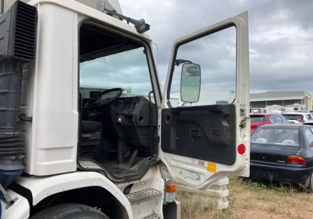 **Wrecking** 1989 Scania P113M - Image 18