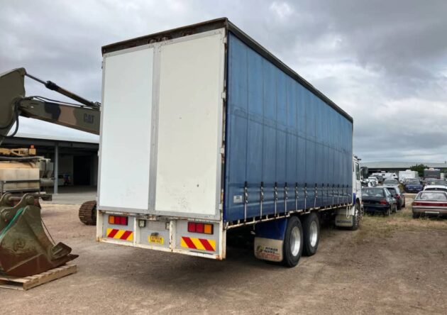 **Wrecking** 1989 Scania P113M - Image 29