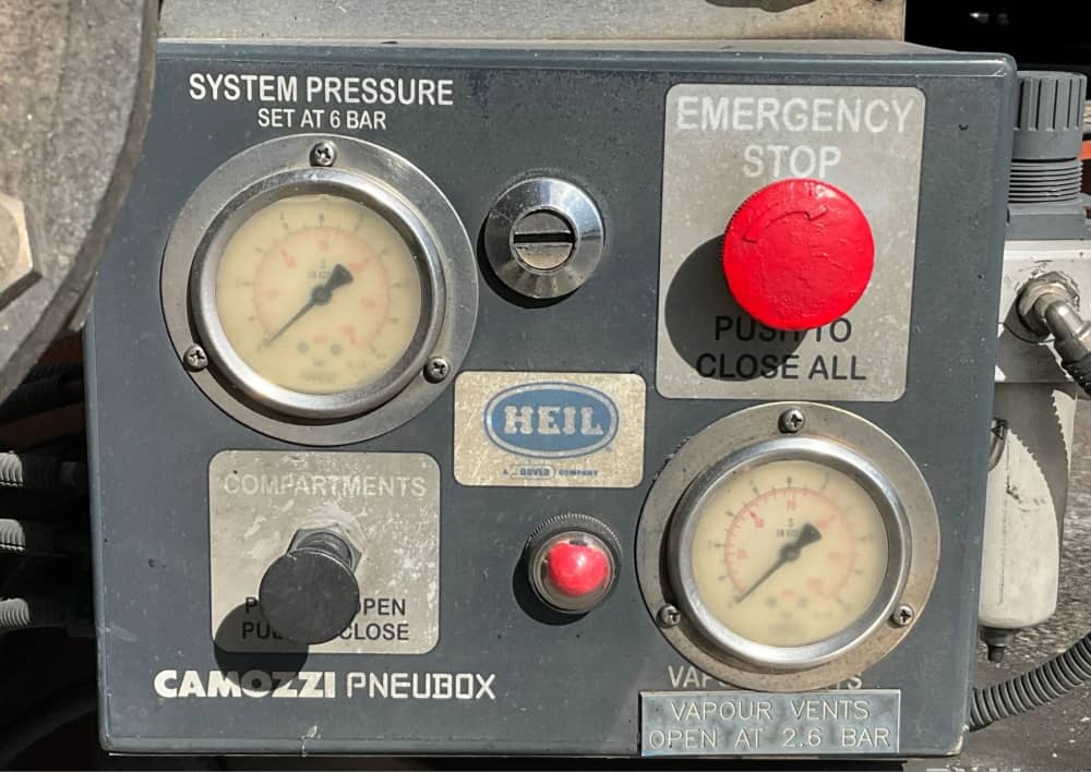 2011 Heil Heil Tandem - Image 14