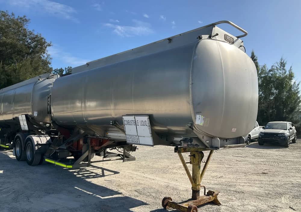 2011 Heil Heil Tandem - Image 22