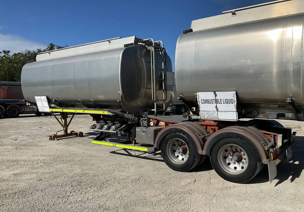 2011 Heil Heil Tandem - Image 23