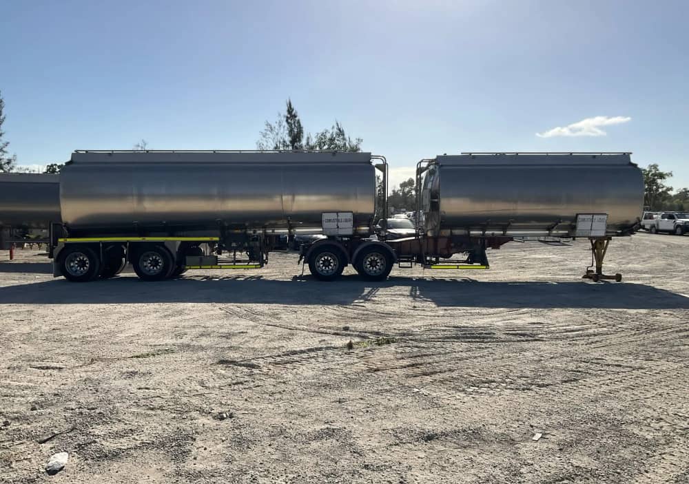 2011 Heil Heil Tandem - Image 26