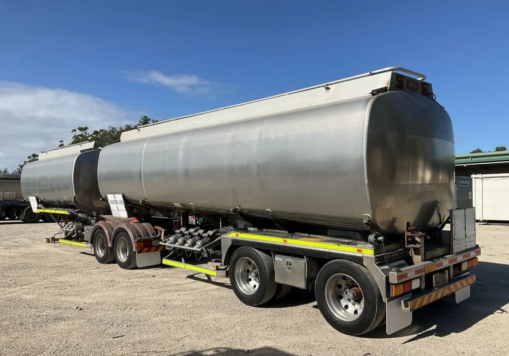 2011 Heil Heil Tandem - Image 28