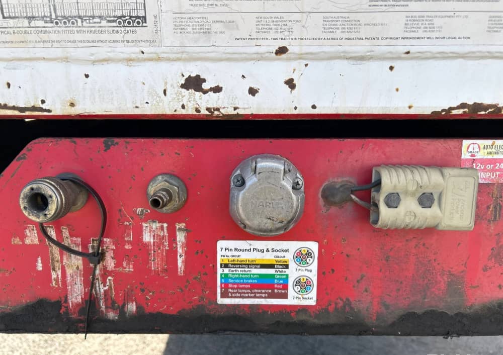 2010 Krueger ST-3-38 - Image 13