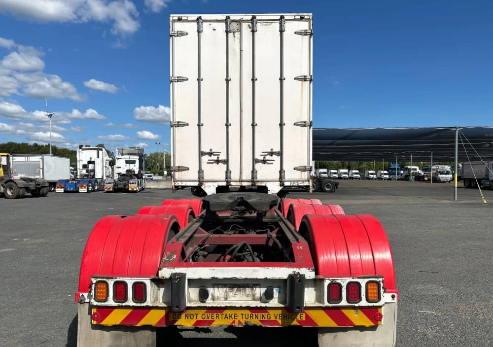 2010 Krueger ST-3-38 - Image 19