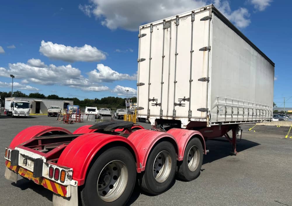 2010 Krueger ST-3-38 - Image 25