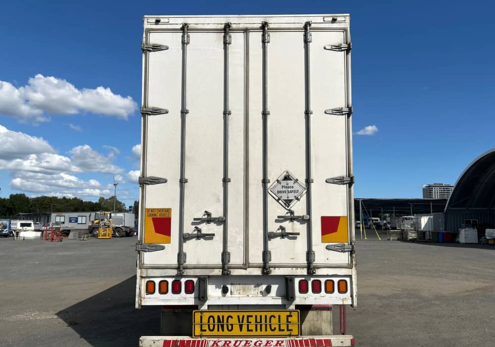 2010 Krueger ST-3-38 - Image 6