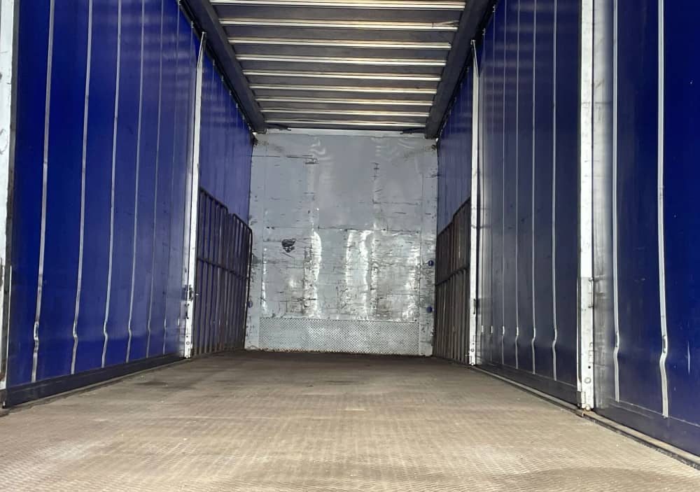 2004 Barker Heavy Duty Tri Axle - Image 3