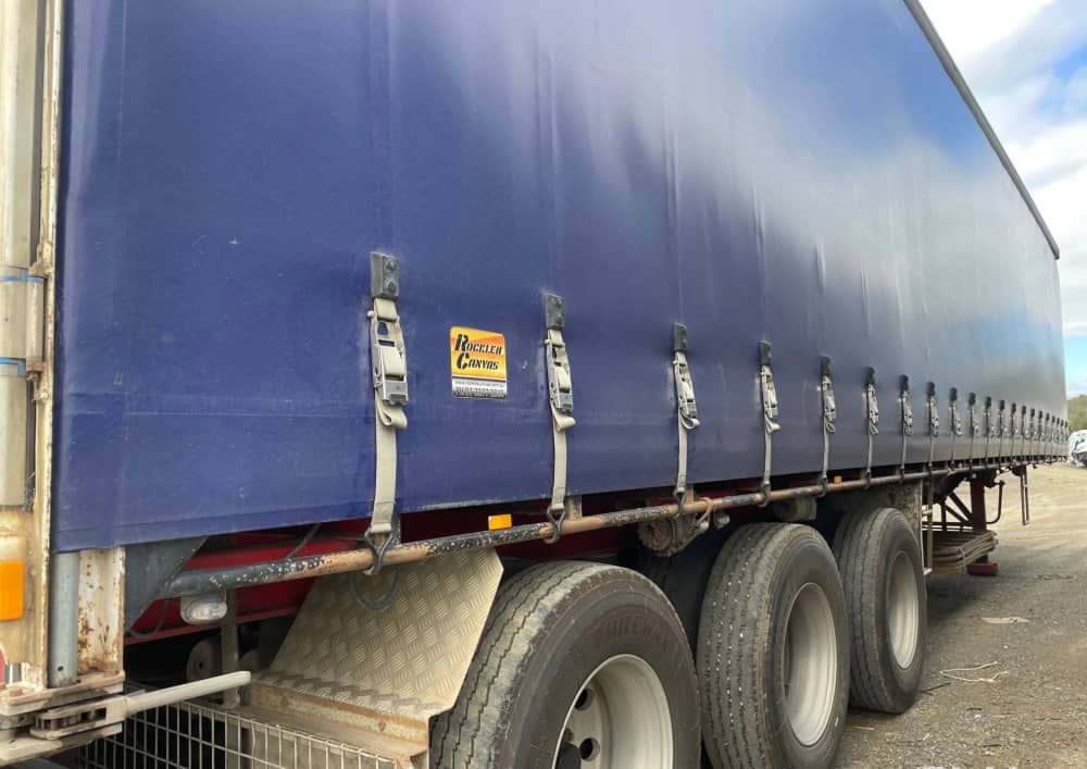 2004 Barker Heavy Duty Tri Axle - Image 21