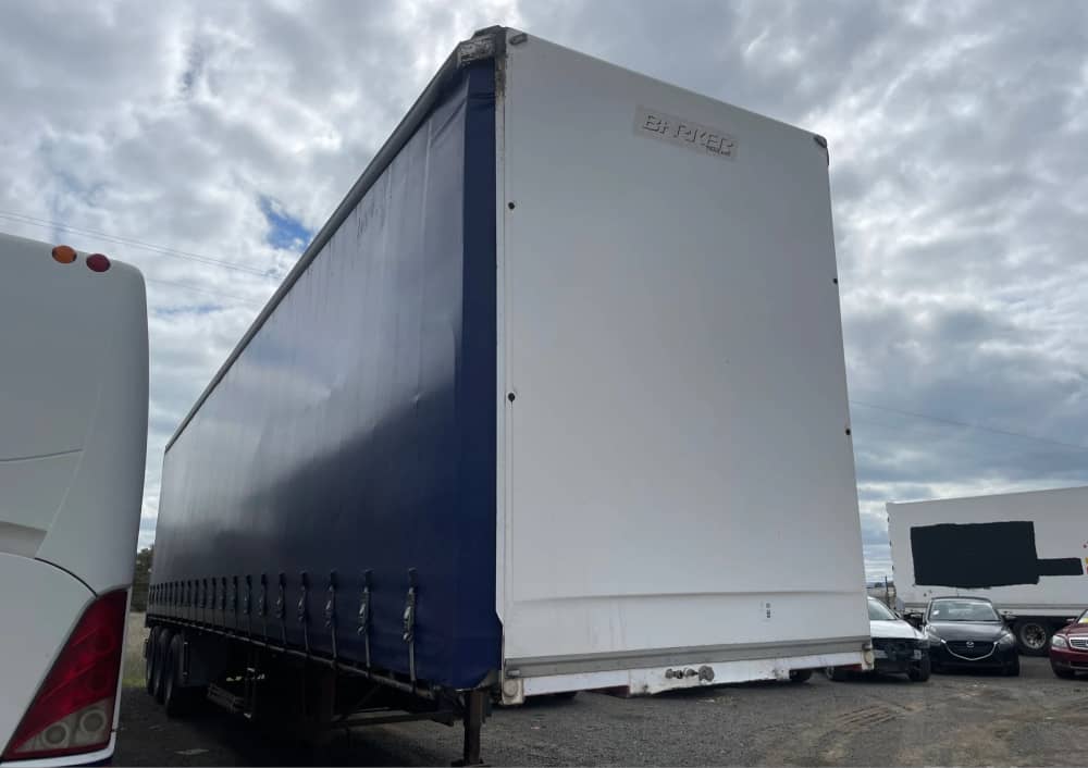 2004 Barker Heavy Duty Tri Axle - Image 28
