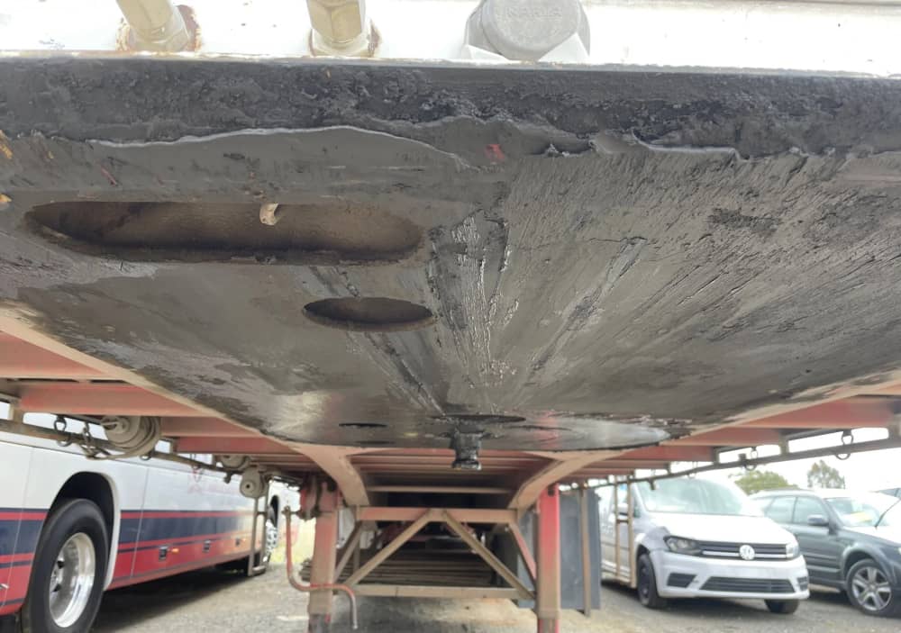 2004 Barker Heavy Duty Tri Axle - Image 5