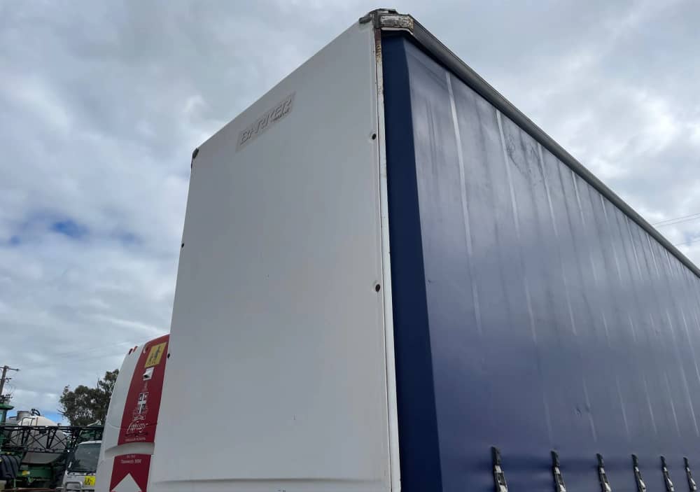 2004 Barker Heavy Duty Tri Axle - Image 6