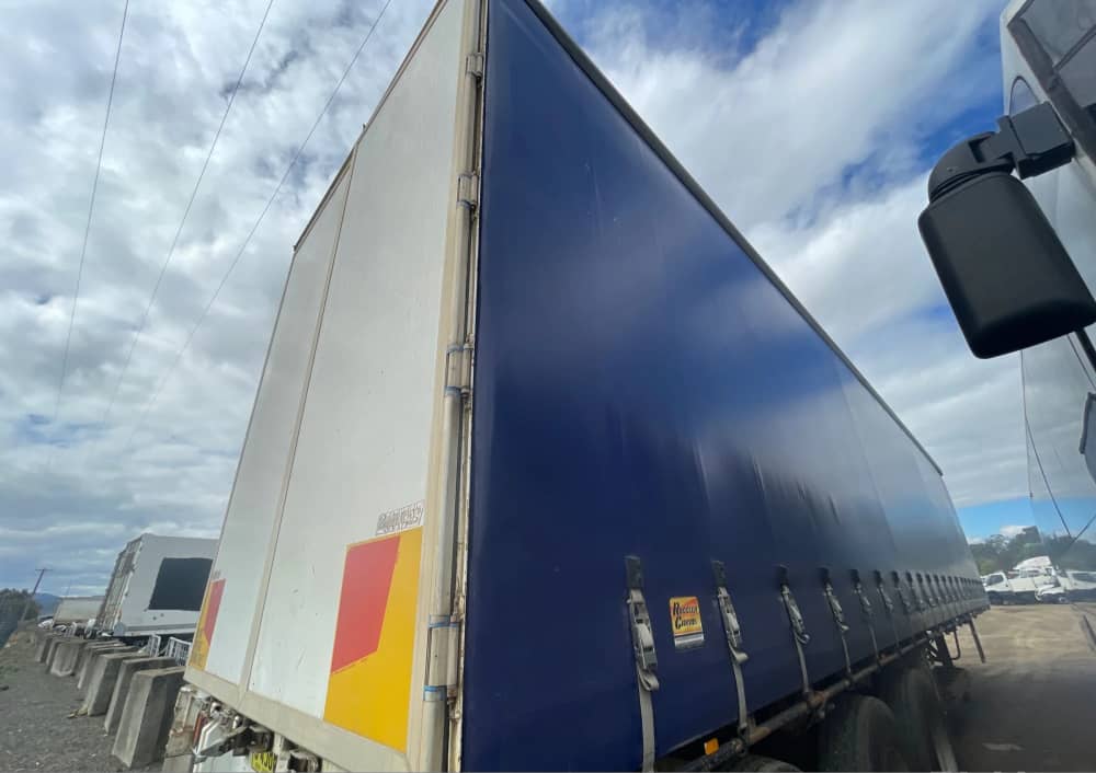 2004 Barker Heavy Duty Tri Axle - Image 8