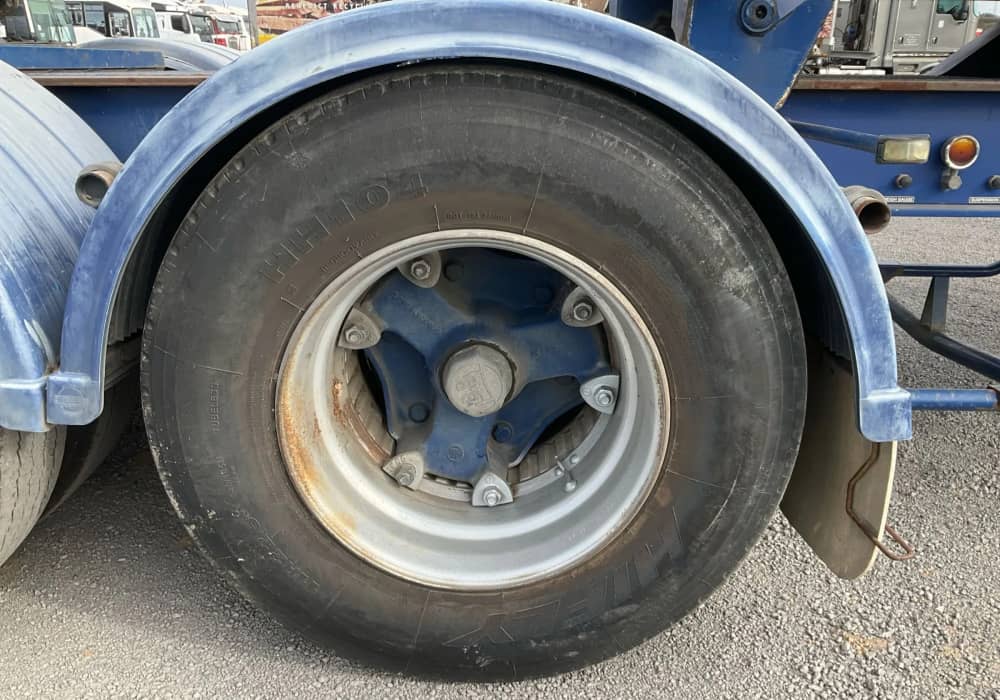 2005 Barker Heavy Duty Tri Axle - Image 10