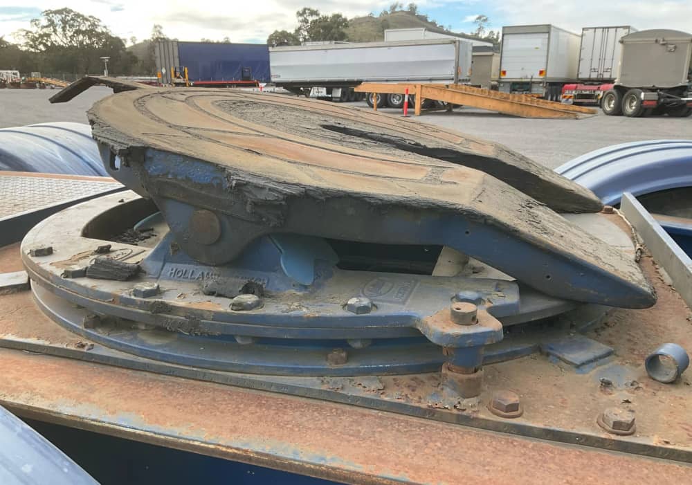 2005 Barker Heavy Duty Tri Axle - Image 13