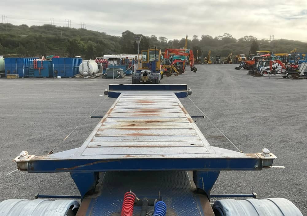 2005 Barker Heavy Duty Tri Axle - Image 14