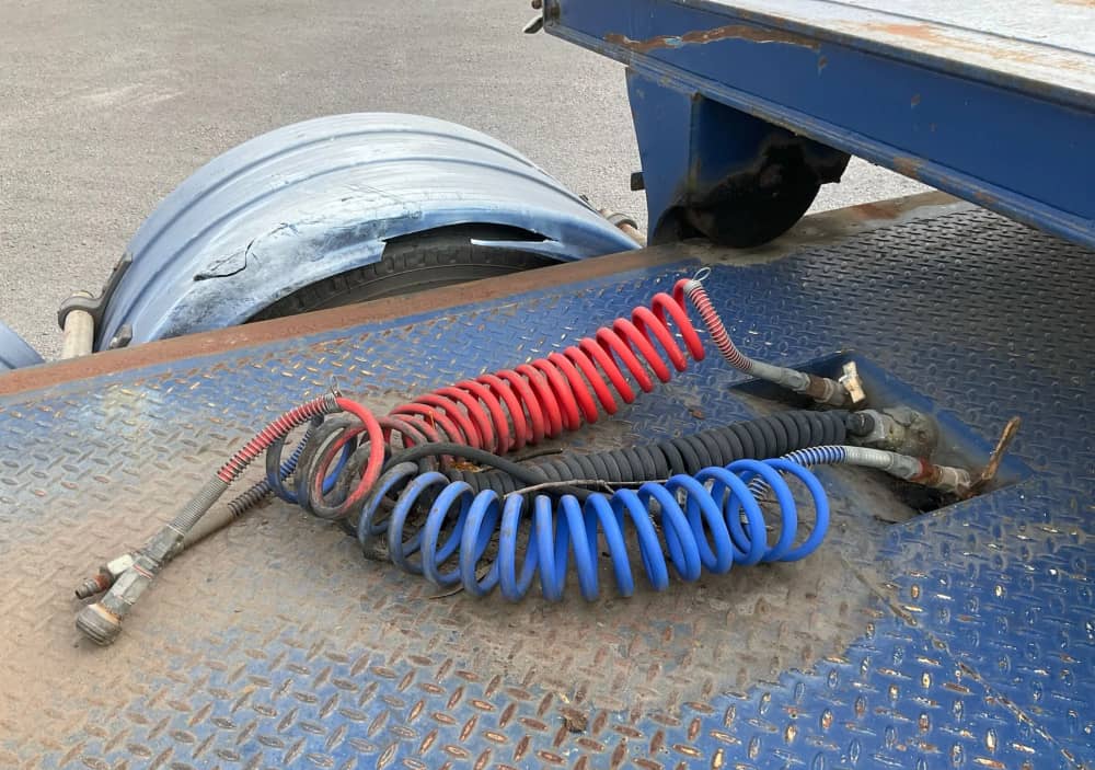 2005 Barker Heavy Duty Tri Axle - Image 18