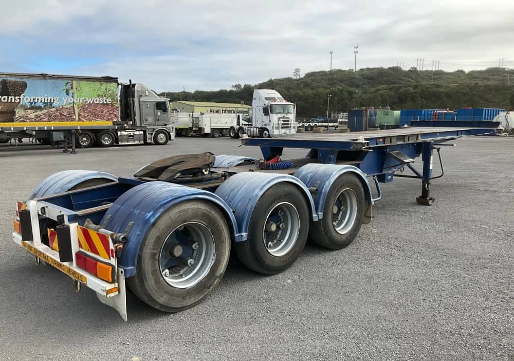 2005 Barker Heavy Duty Tri Axle