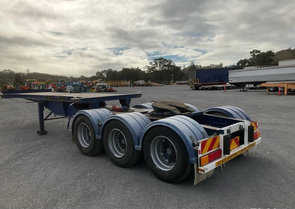 2005 Barker Heavy Duty Tri Axle - Image 21