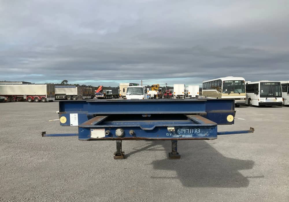 2005 Barker Heavy Duty Tri Axle - Image 22