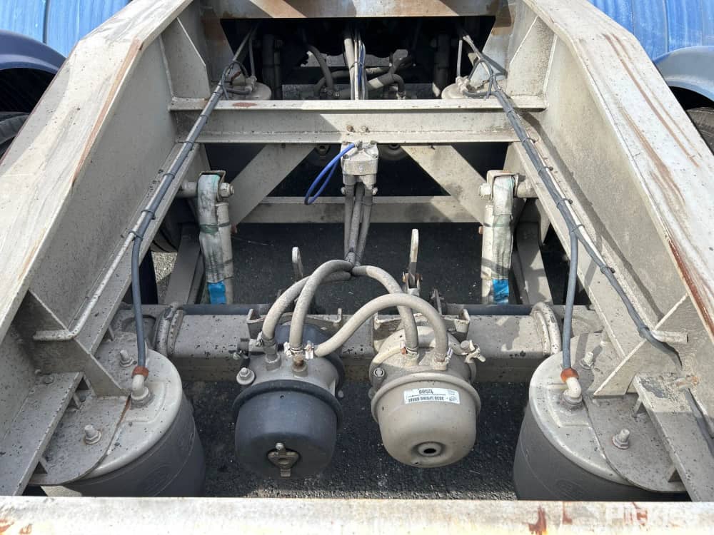 2009 Barker Heavy Duty Tri Axle - Image 5