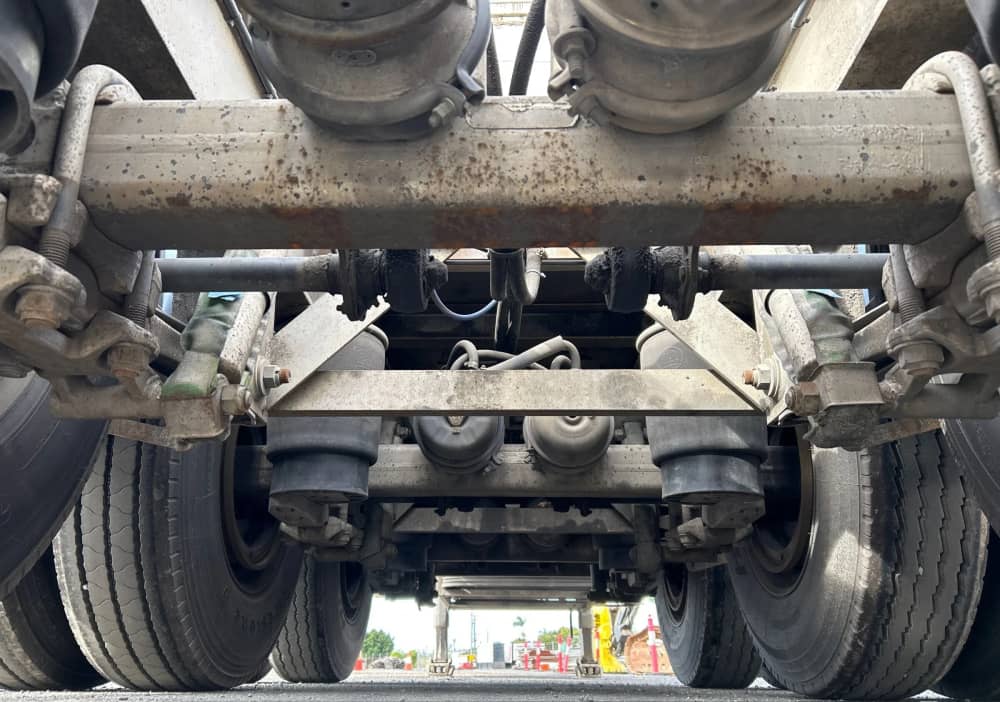 2009 Barker Heavy Duty Tri Axle - Image 8