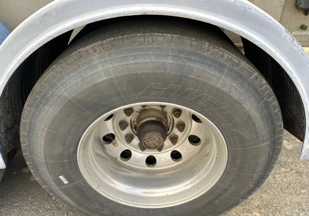 2009 Barker Heavy Duty Tri Axle - Image 10