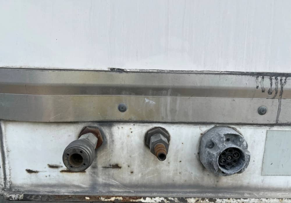 2009 Barker Heavy Duty Tri Axle - Image 15