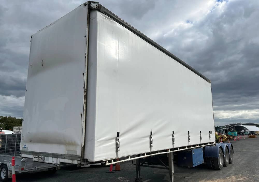 2009 Barker Heavy Duty Tri Axle - Image 18