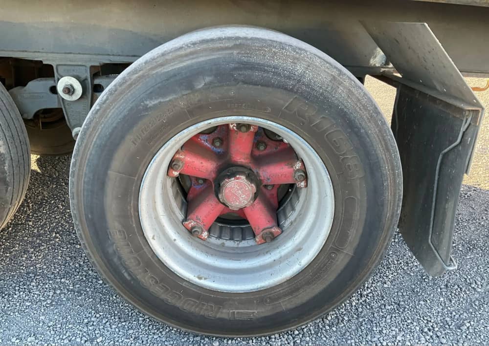 1990 Krueger ST-3-32 - Image 11