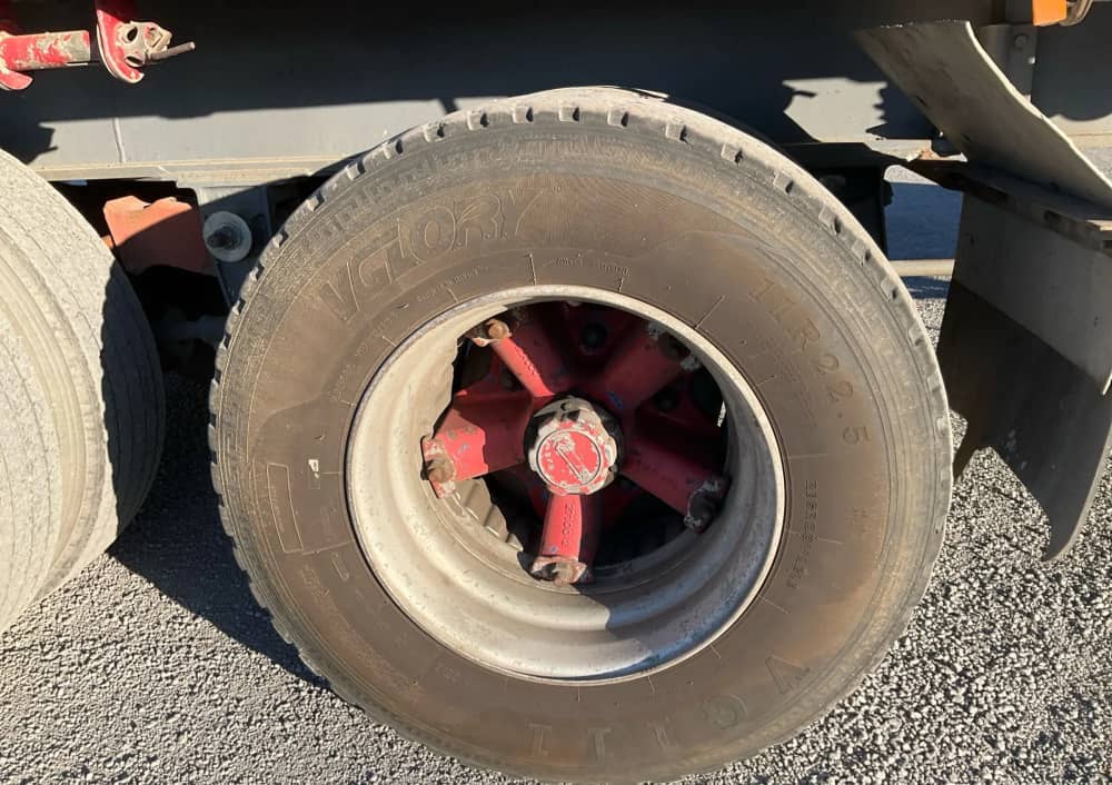 1990 Krueger ST-3-32 - Image 13