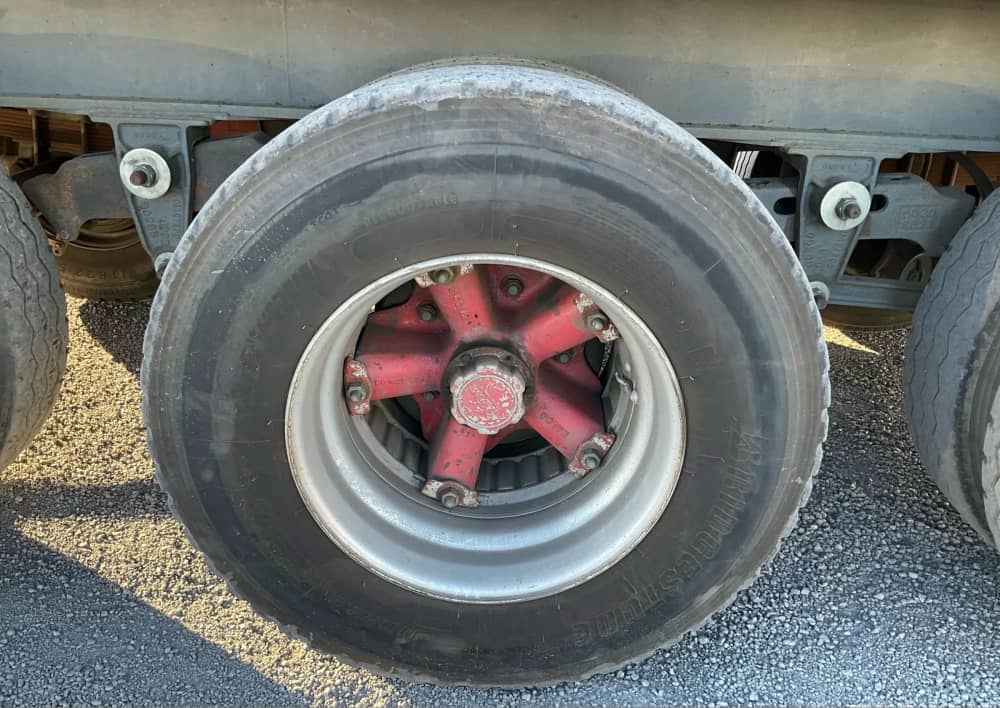 1990 Krueger ST-3-32 - Image 18