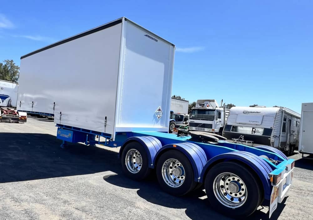 2023 Freighter Maxitrans ST3