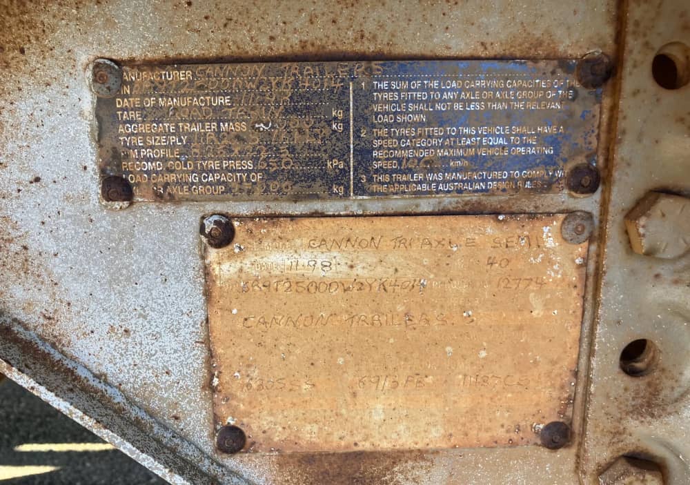 1998 Cannon Three Axle Stock Trailer - Image 3