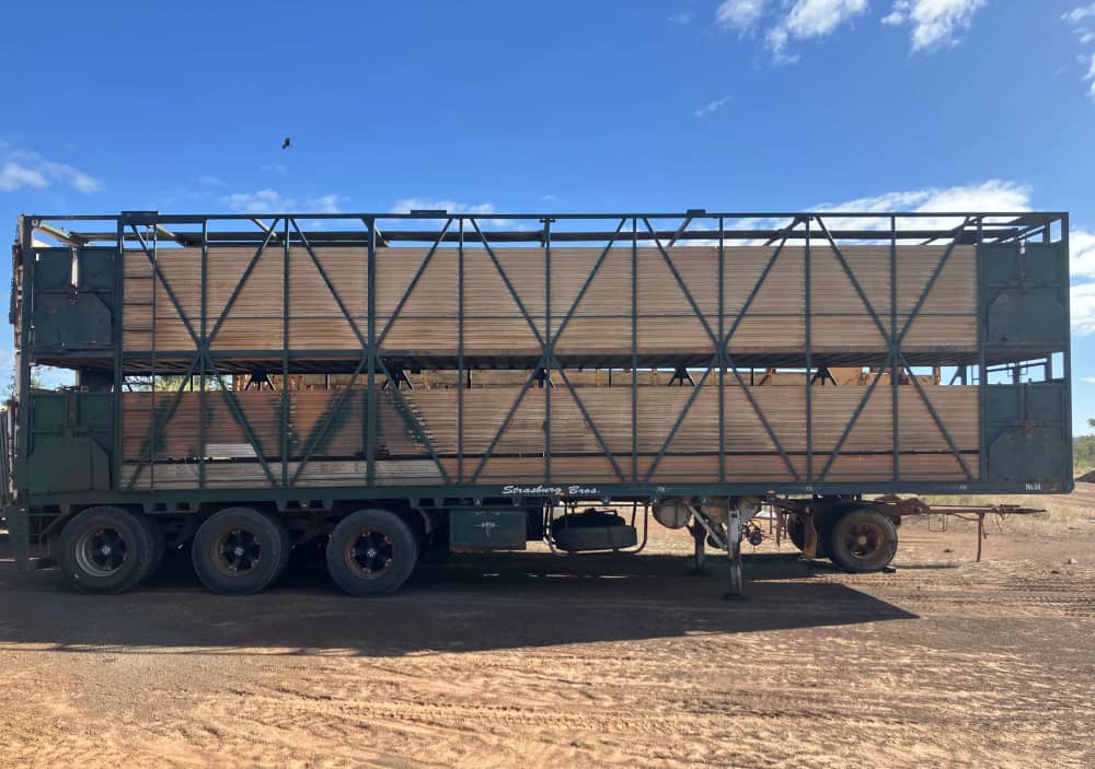 1998 Cannon Three Axle Stock Trailer - Image 15